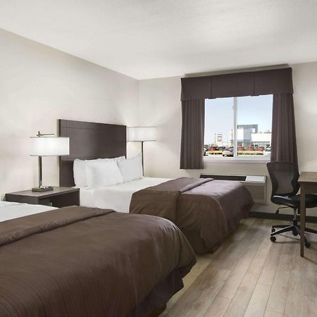 Days Inn By Wyndham Steinbach Buitenkant foto