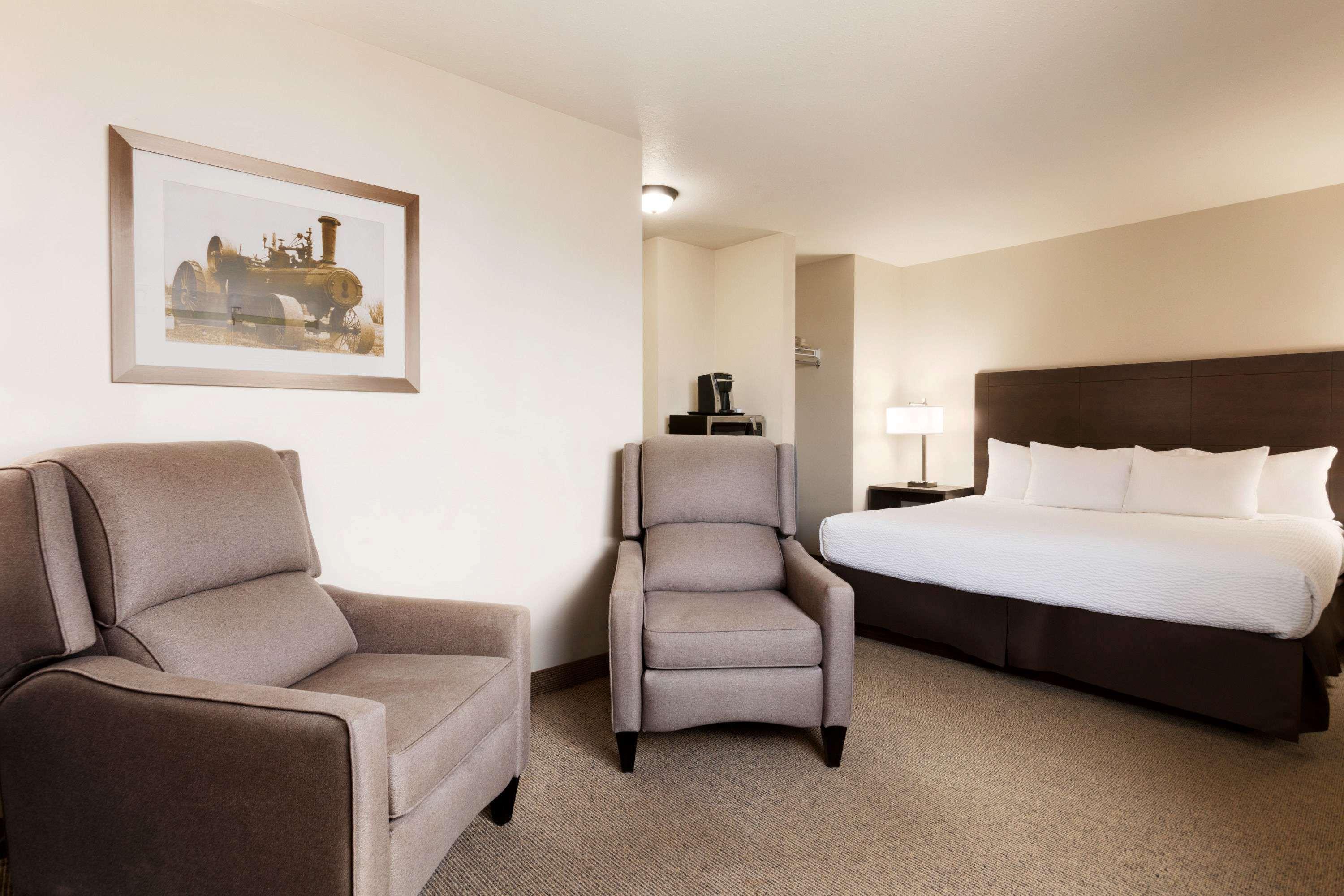 Days Inn By Wyndham Steinbach Buitenkant foto