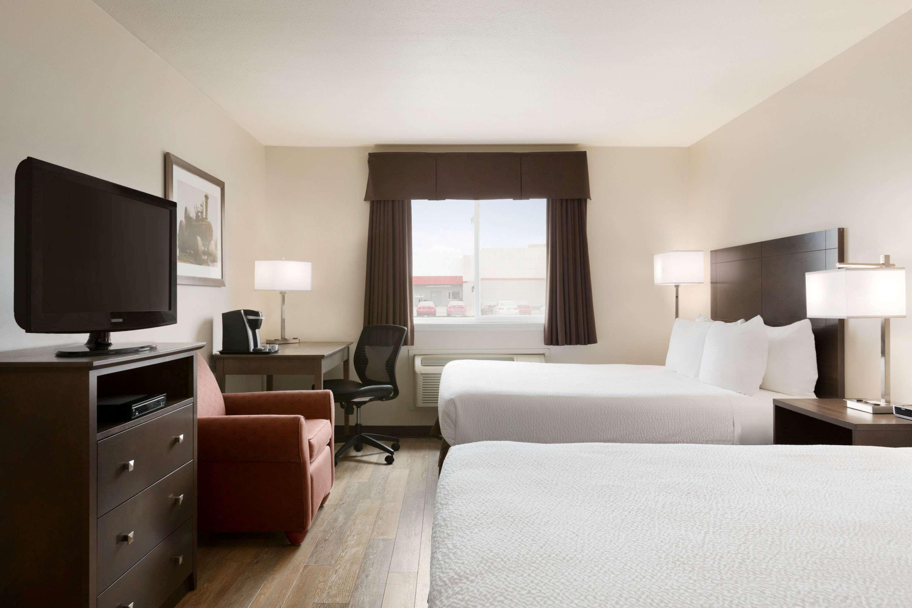 Days Inn By Wyndham Steinbach Buitenkant foto