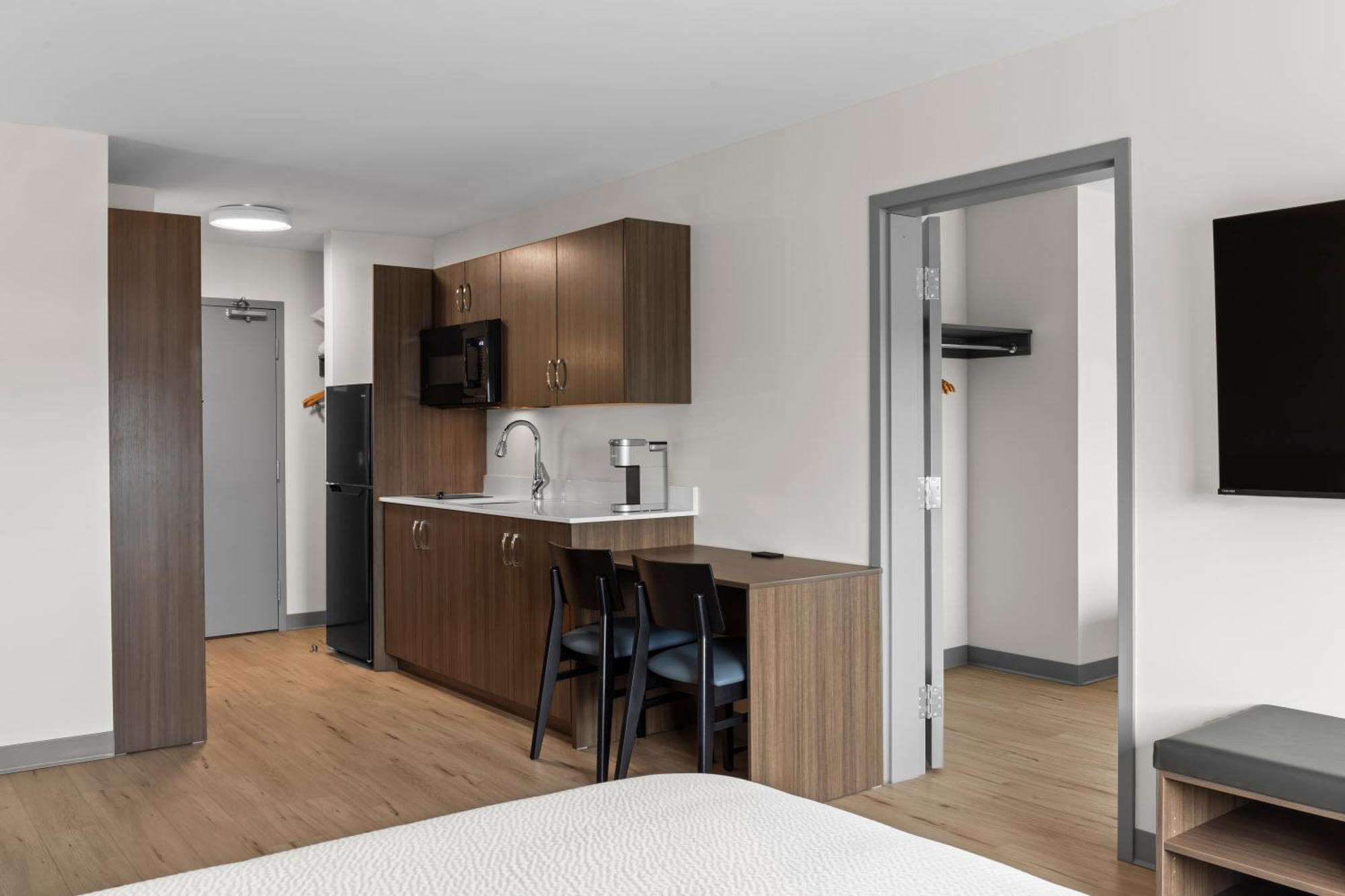 Days Inn By Wyndham Steinbach Buitenkant foto