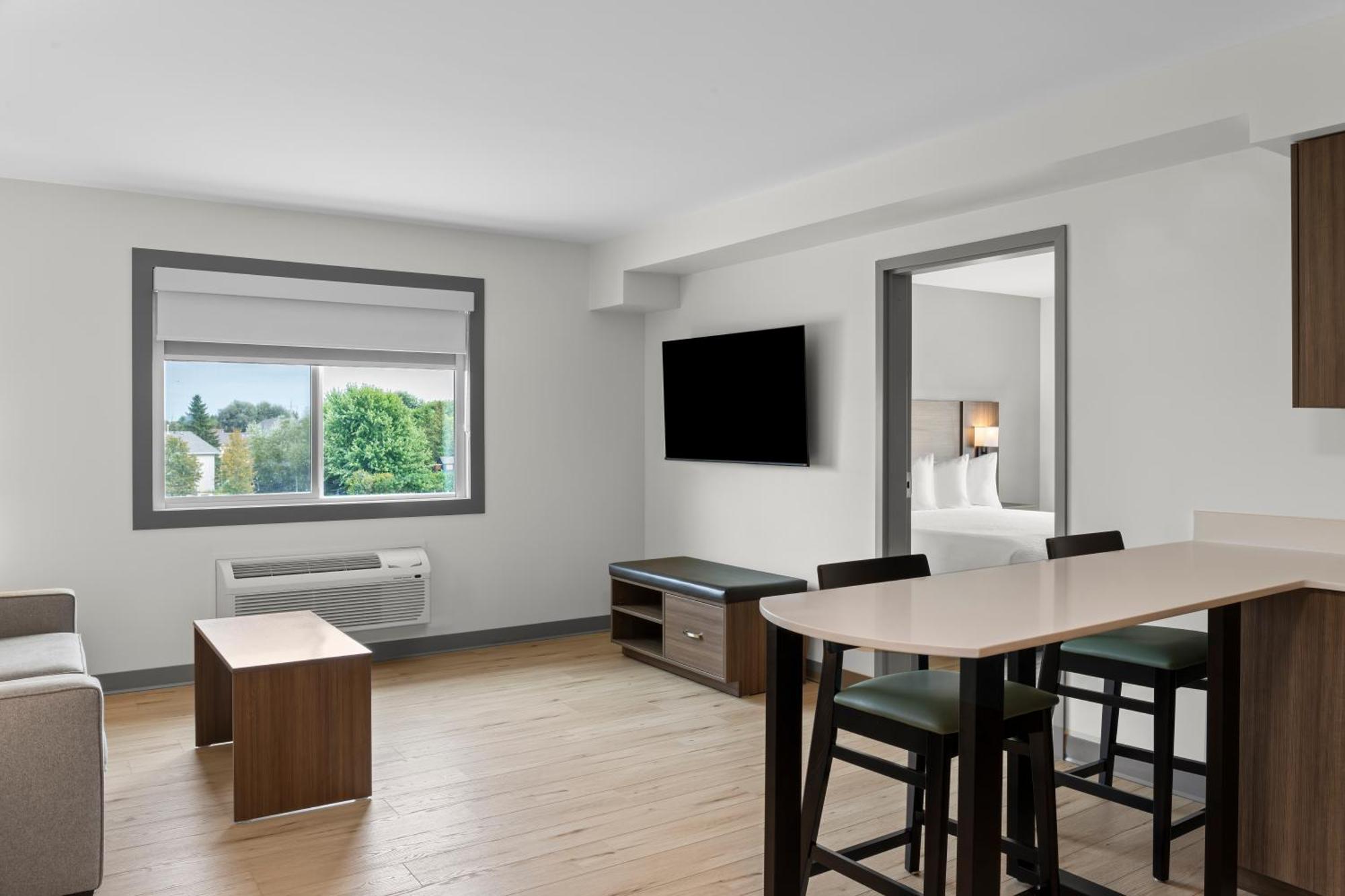 Days Inn By Wyndham Steinbach Buitenkant foto