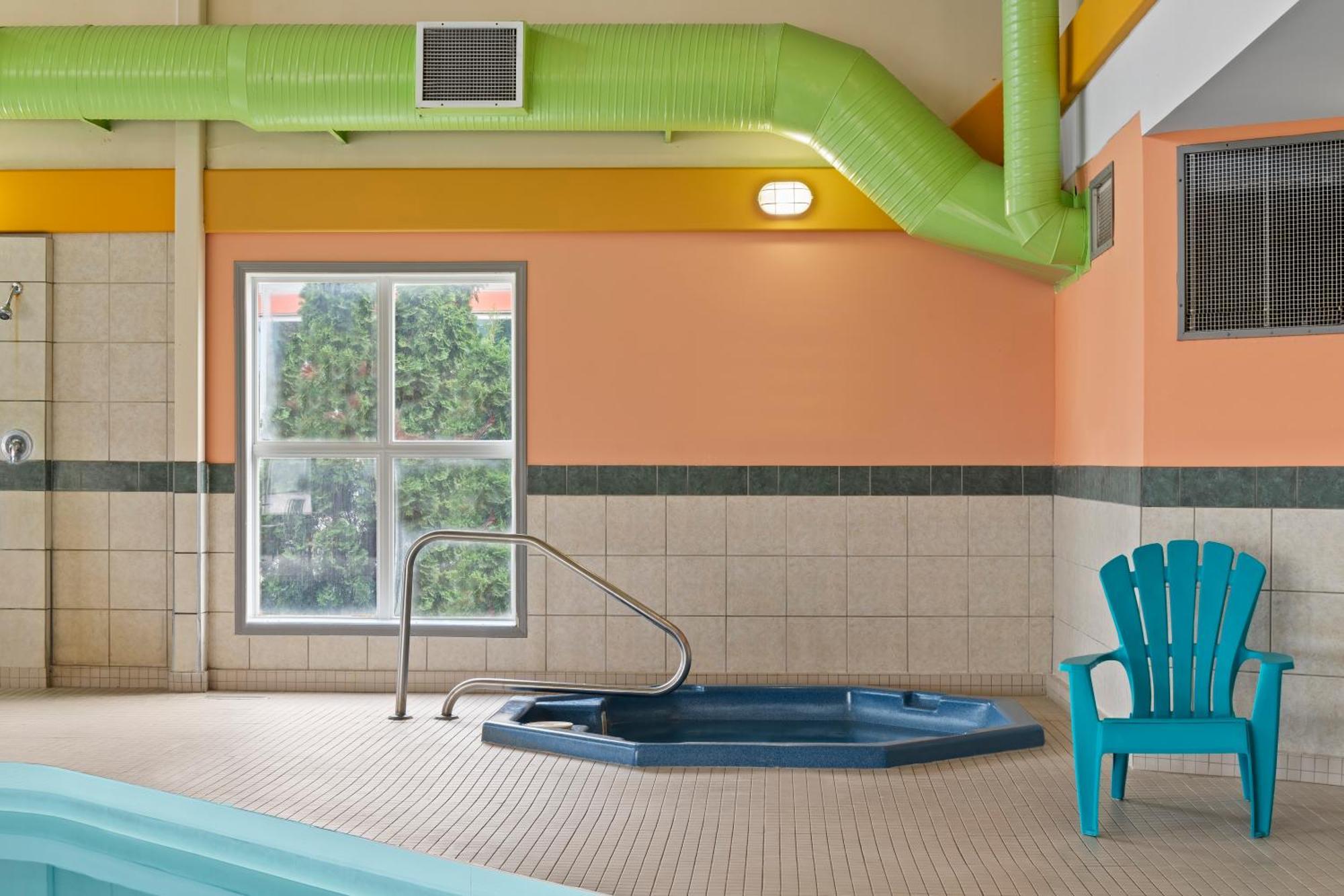 Days Inn By Wyndham Steinbach Buitenkant foto