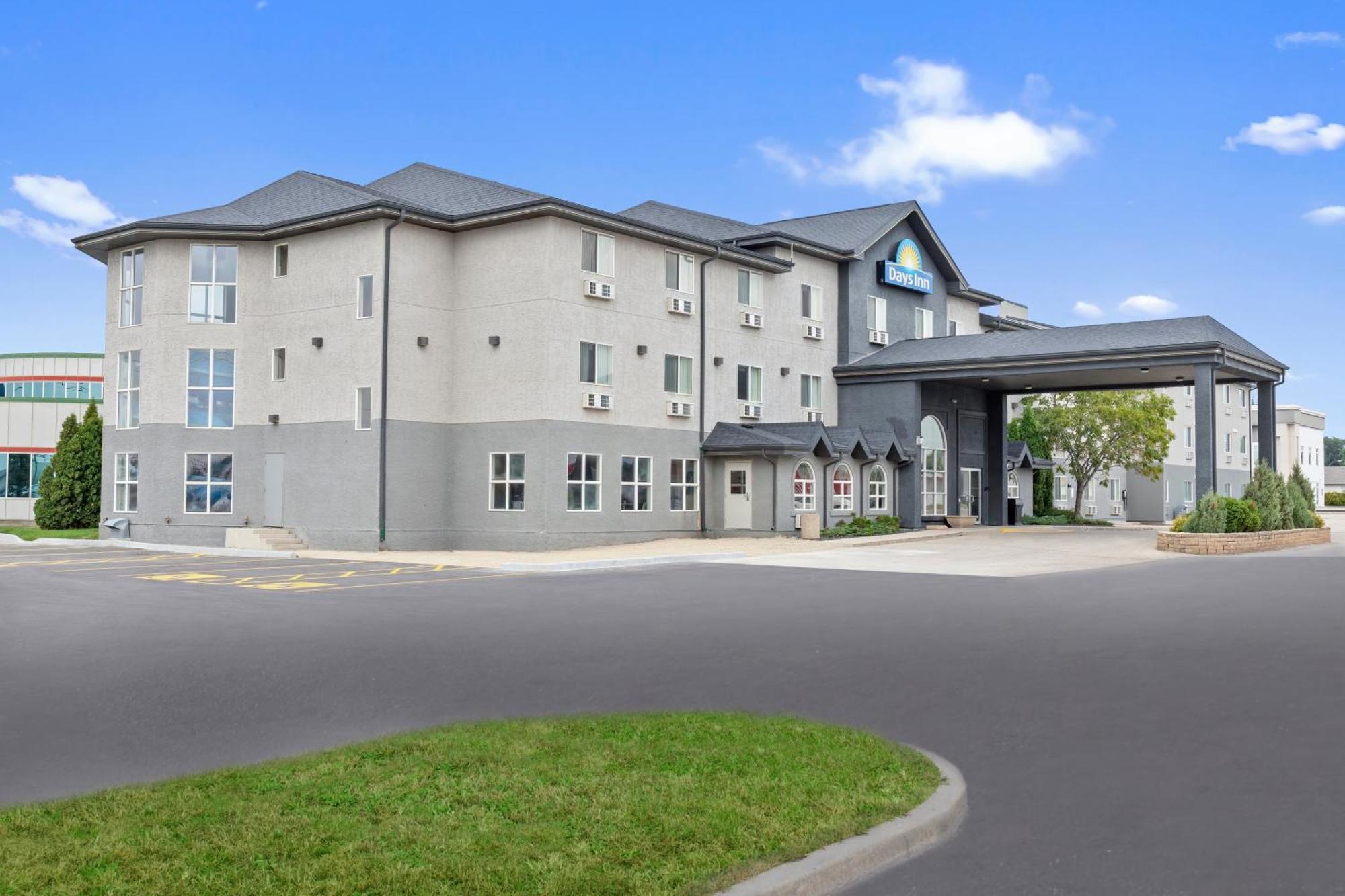 Days Inn By Wyndham Steinbach Buitenkant foto