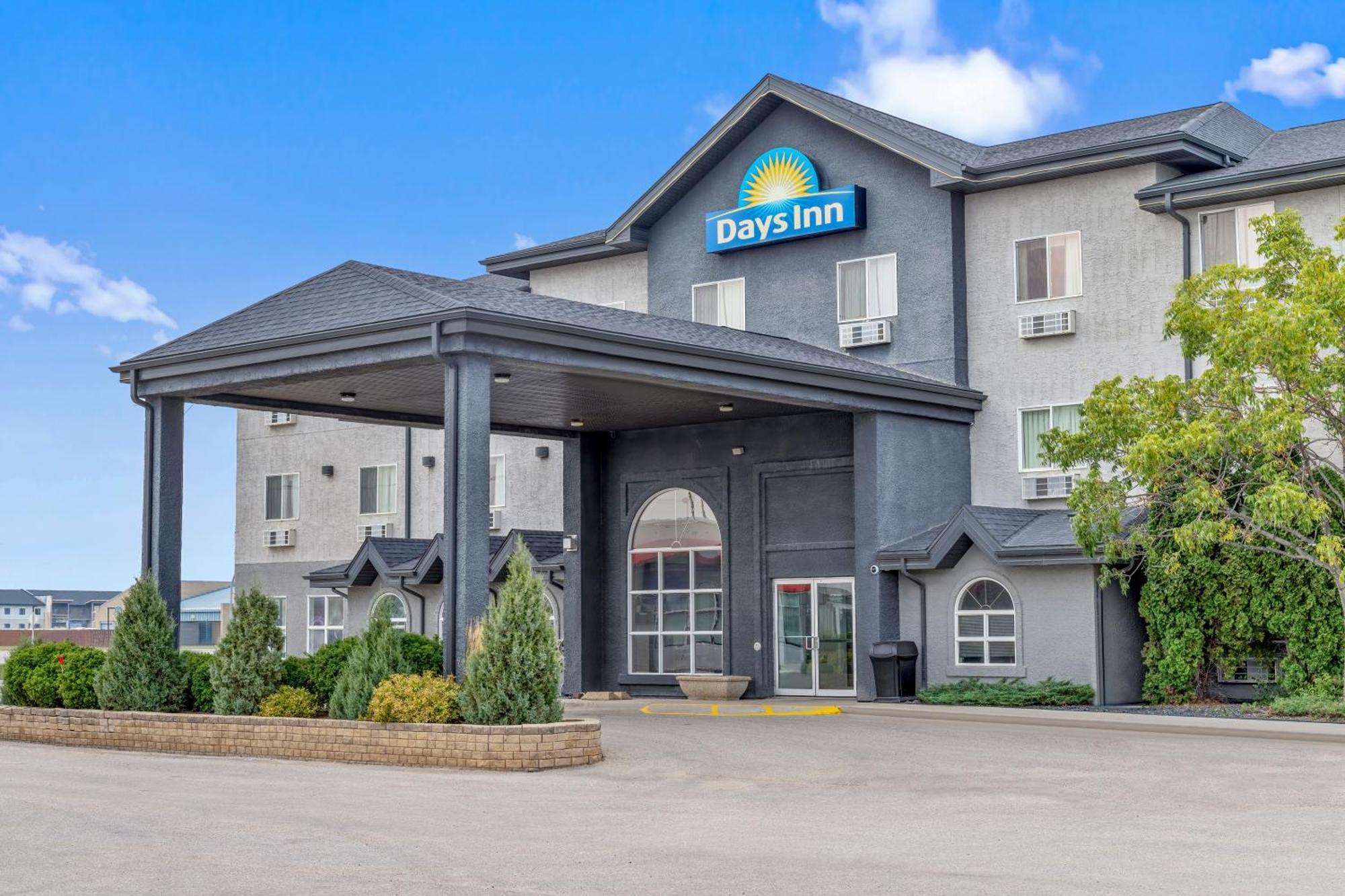 Days Inn By Wyndham Steinbach Buitenkant foto