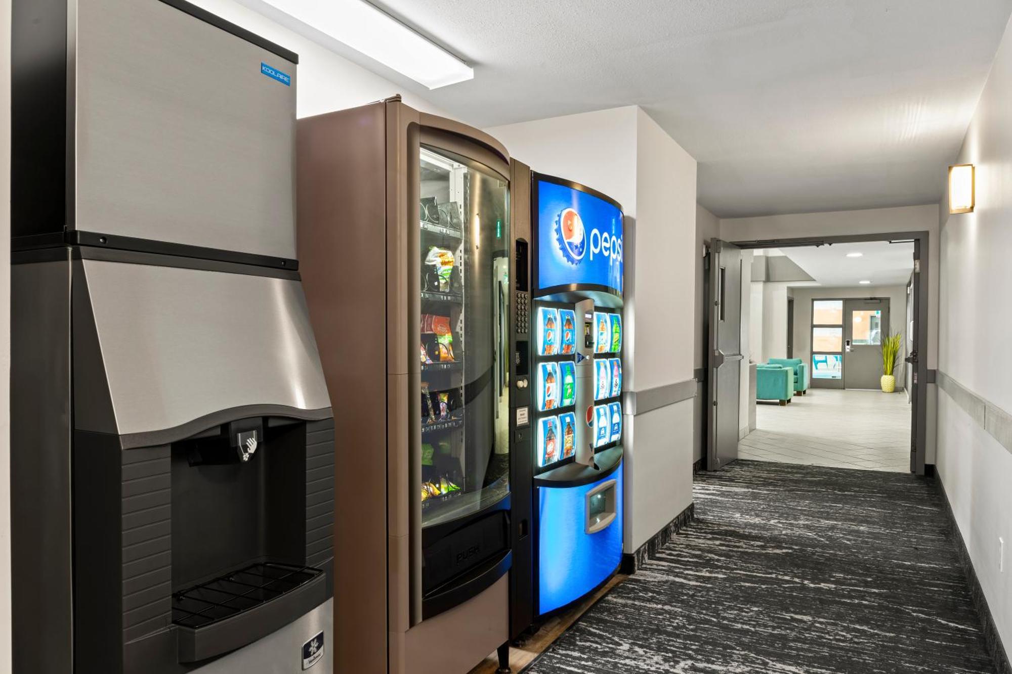 Days Inn By Wyndham Steinbach Buitenkant foto