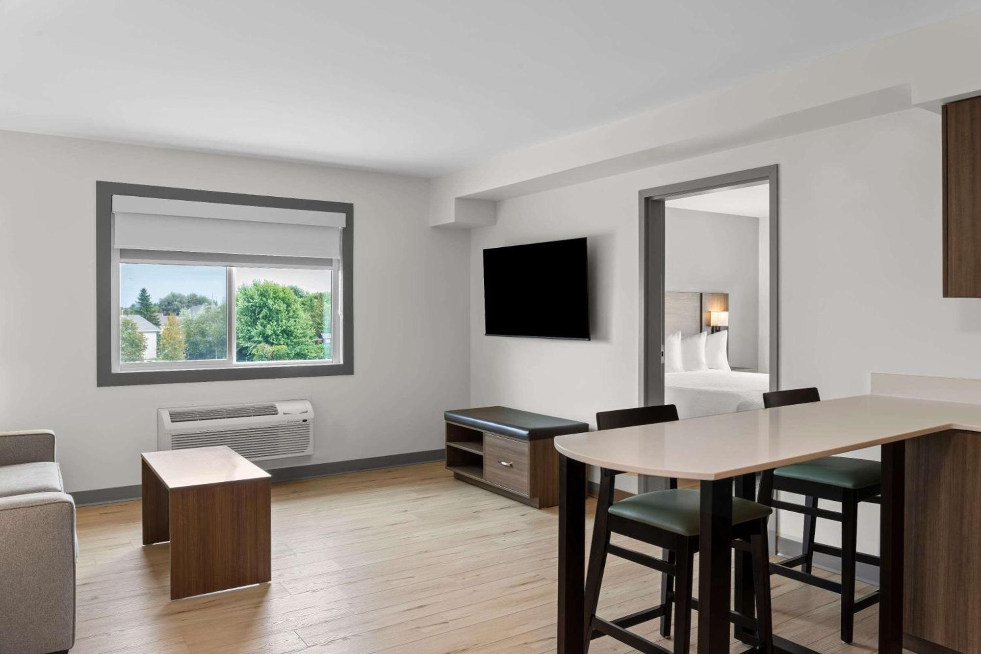 Days Inn By Wyndham Steinbach Buitenkant foto