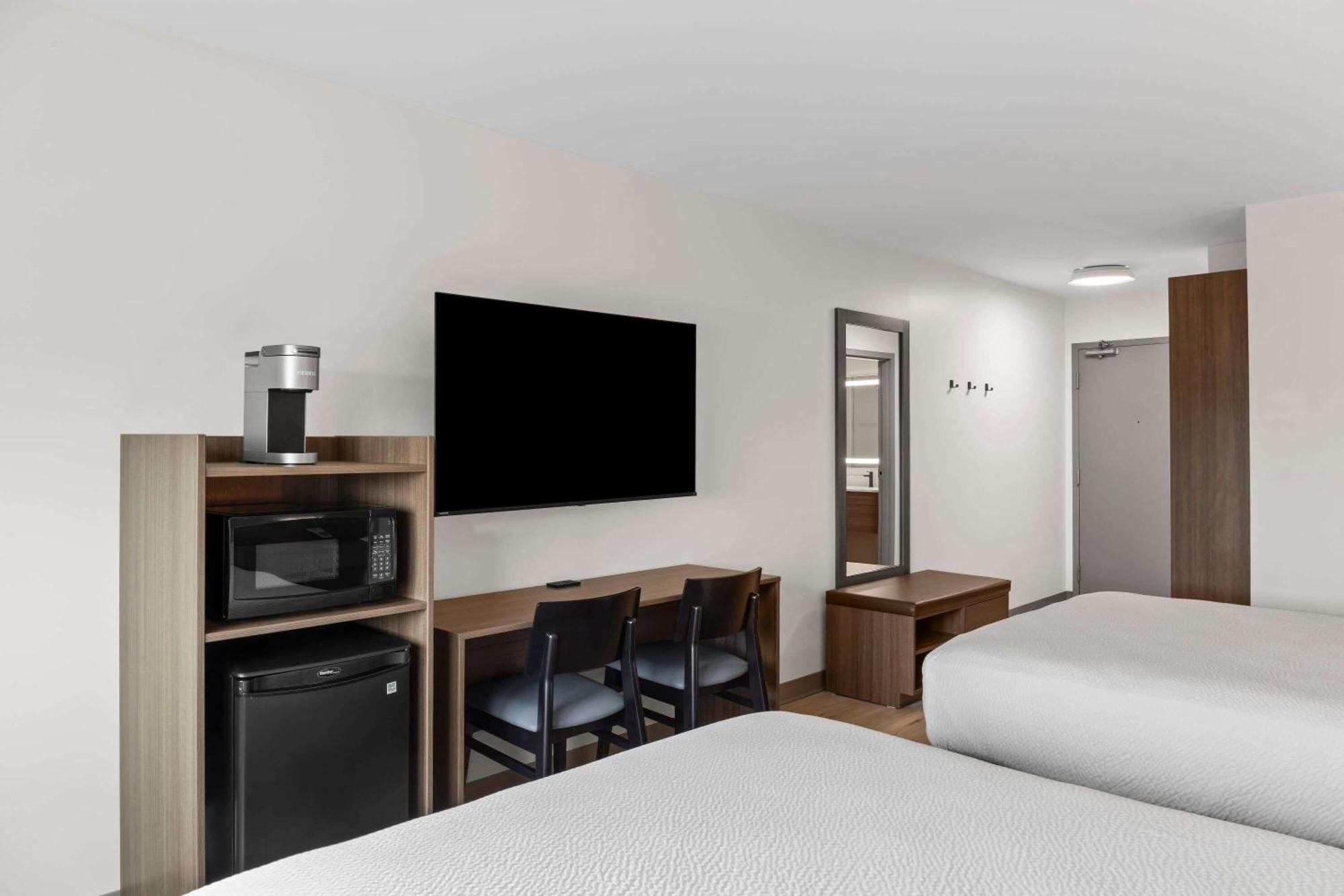 Days Inn By Wyndham Steinbach Buitenkant foto