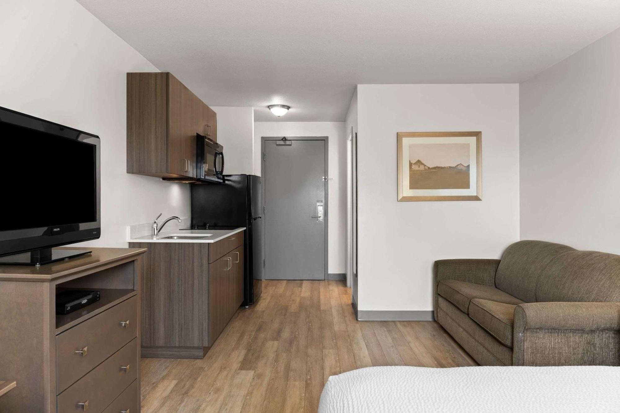 Days Inn By Wyndham Steinbach Buitenkant foto