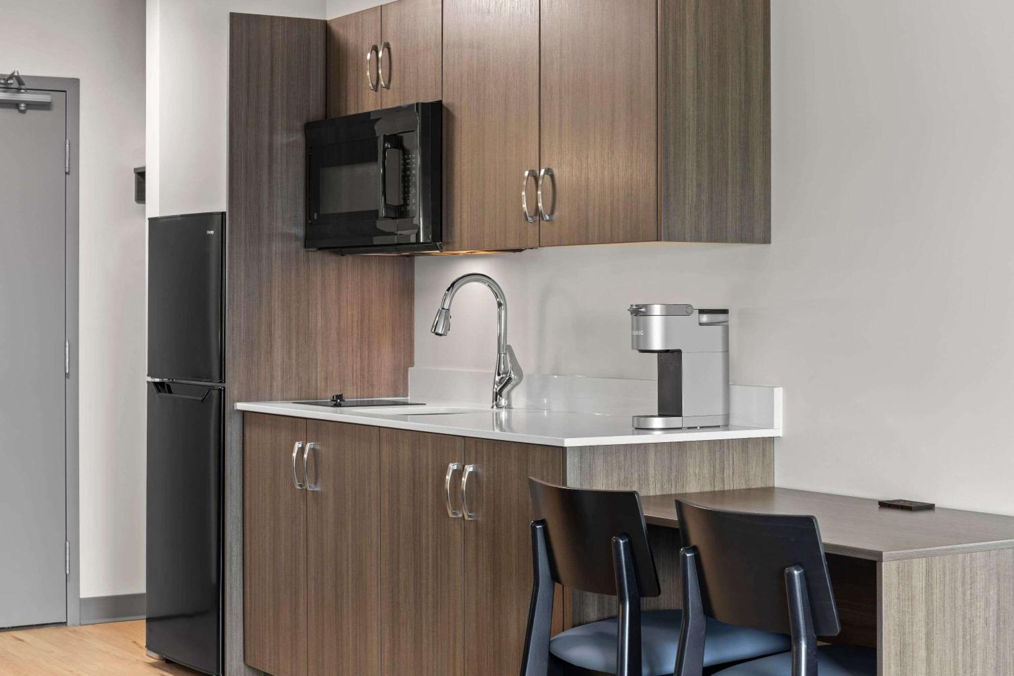 Days Inn By Wyndham Steinbach Buitenkant foto