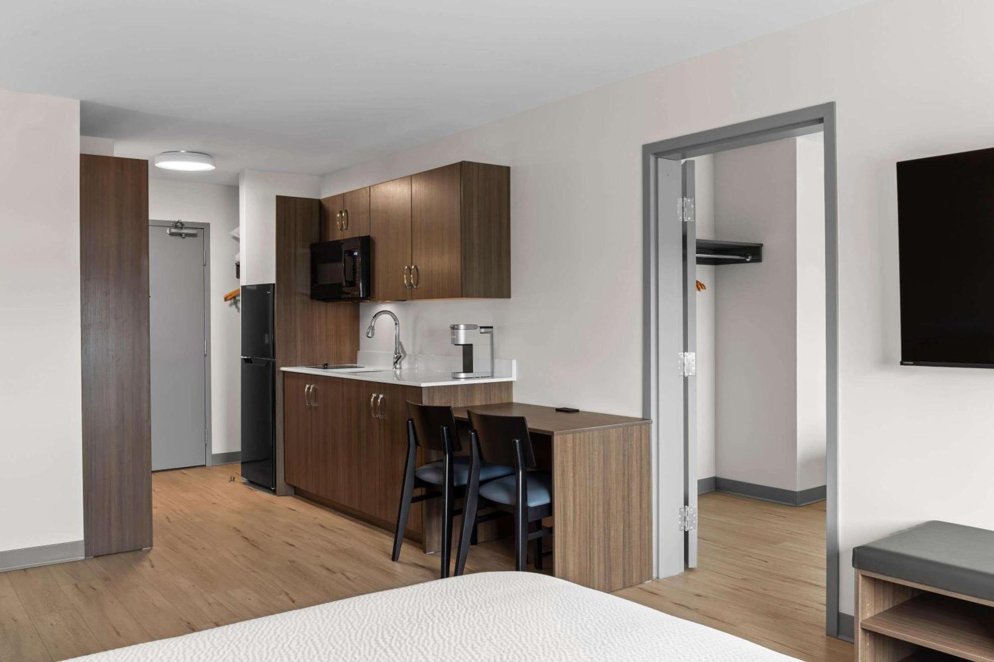 Days Inn By Wyndham Steinbach Buitenkant foto