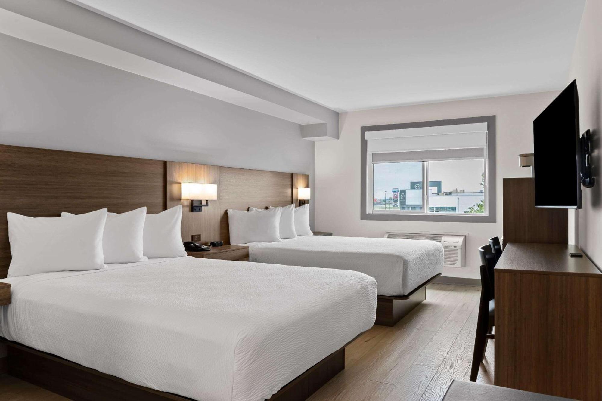 Days Inn By Wyndham Steinbach Buitenkant foto
