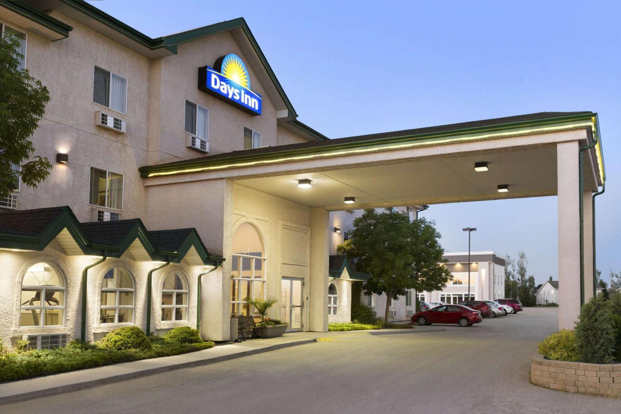 Days Inn By Wyndham Steinbach Buitenkant foto